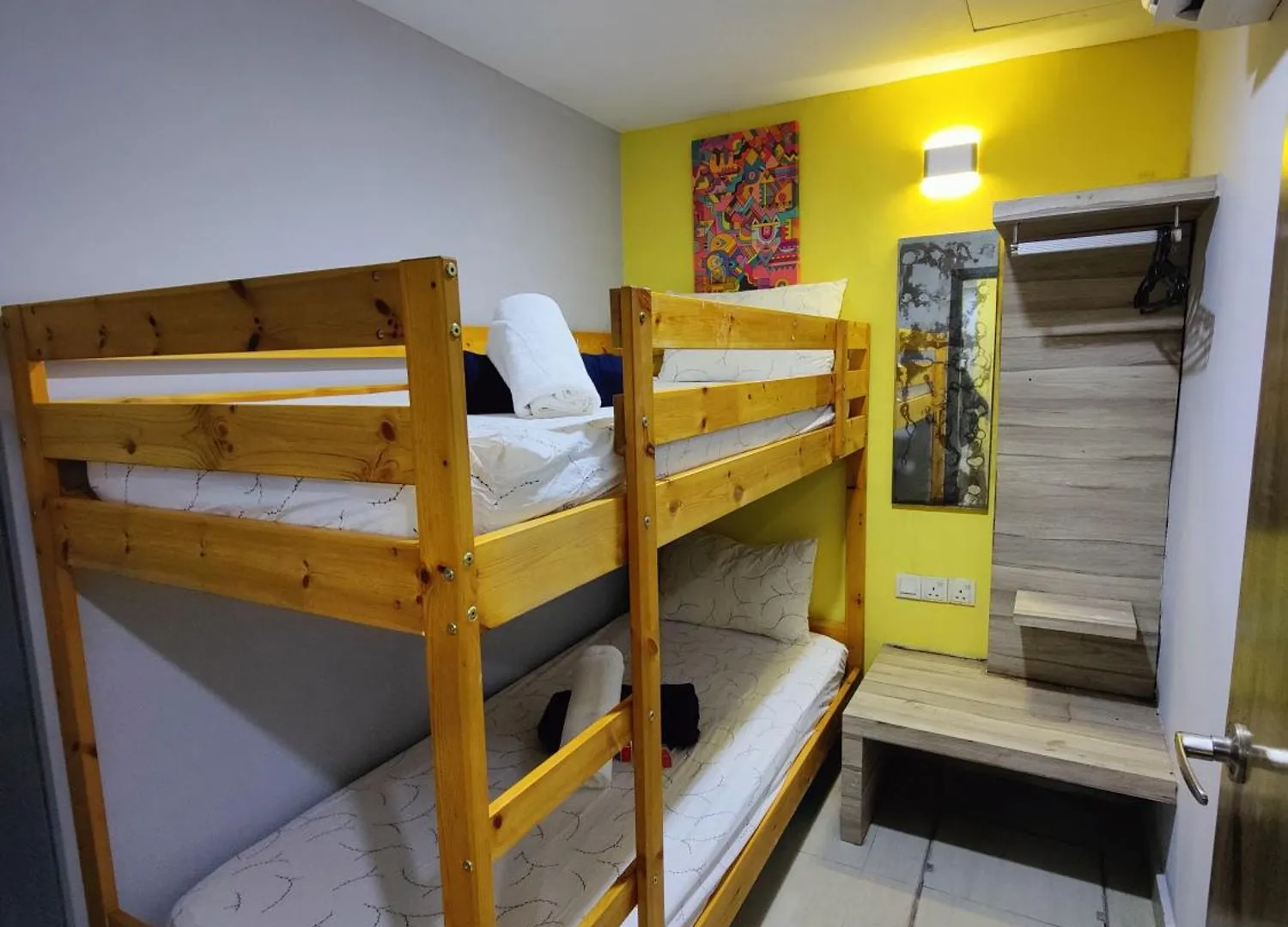 Oyo 90848 Link Suite Johor Bahru Hotel