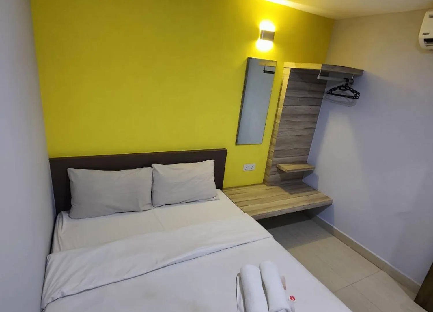 Oyo 90848 Link Suite Johor Bahru 2*,  Malásia
