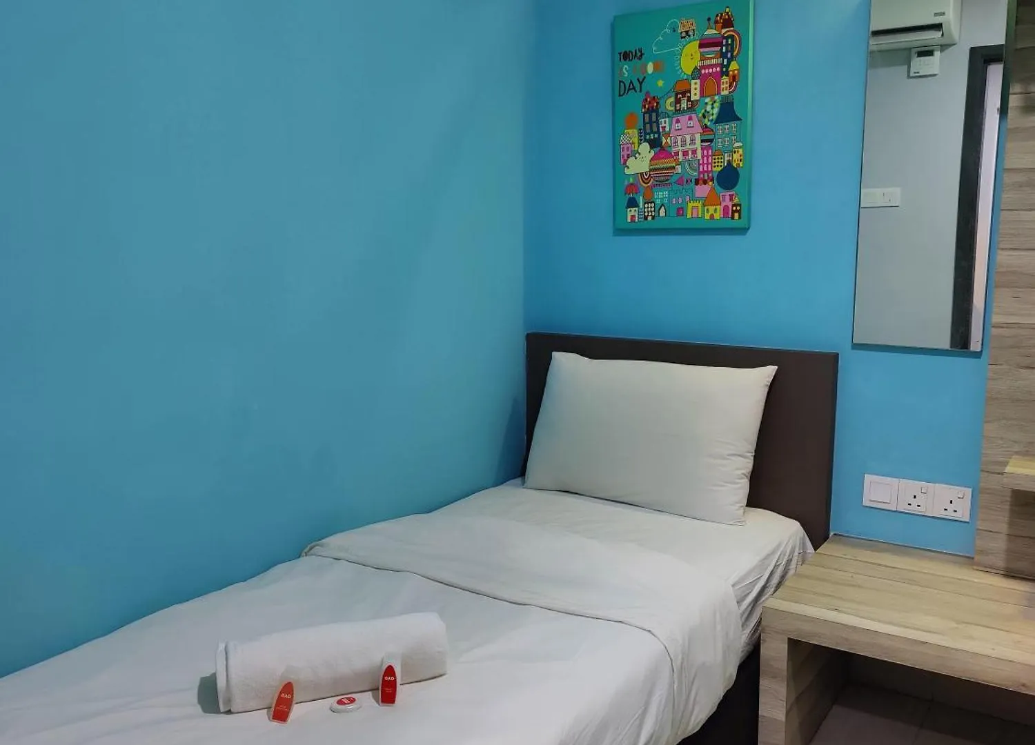 Oyo 90848 Link Suite Johor Bahru Hotel