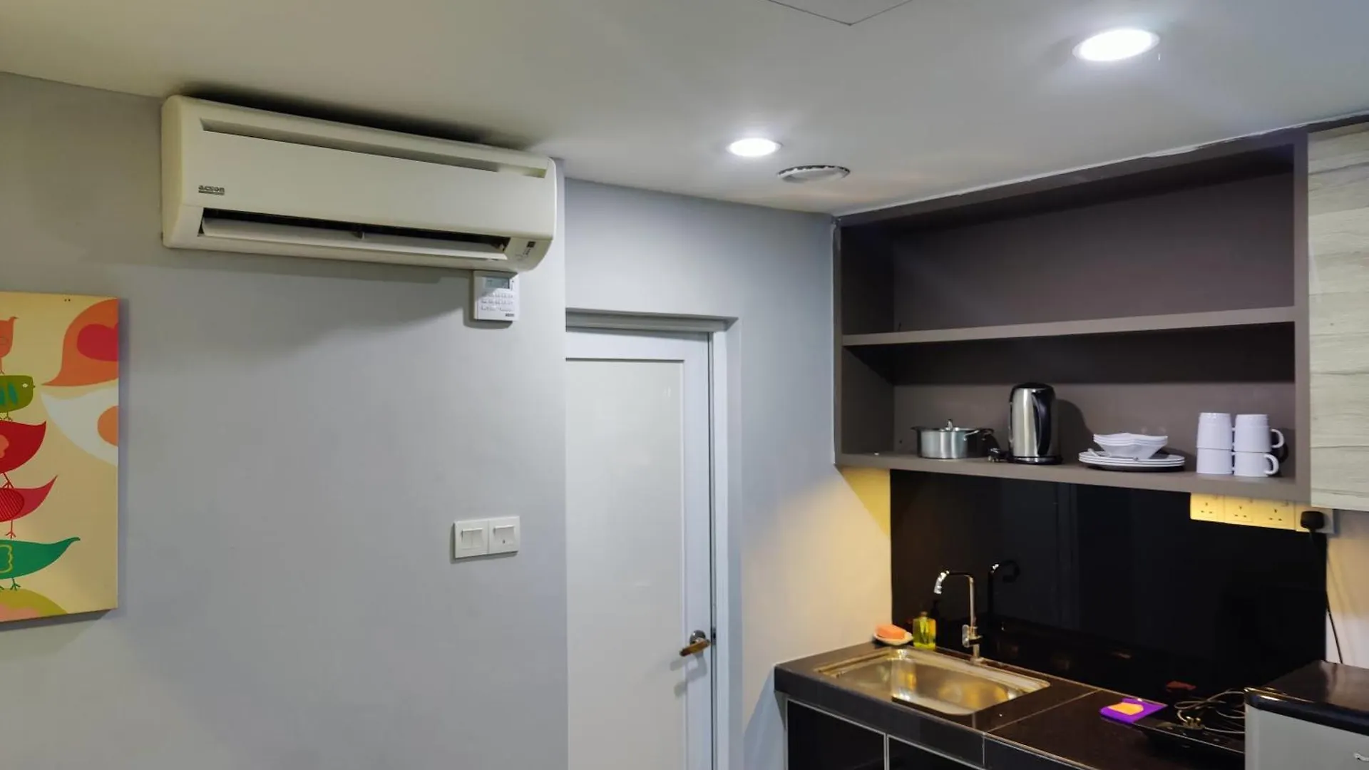 Oyo 90848 Link Suite Johor Bahru 2*,