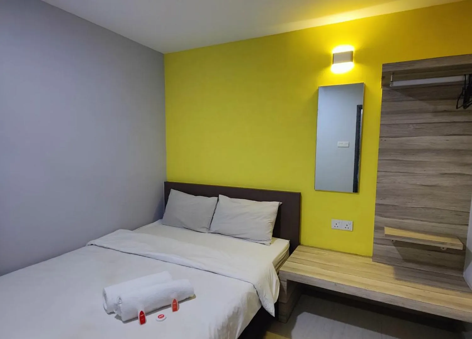 Oyo 90848 Link Suite Johor Bahru Hotel