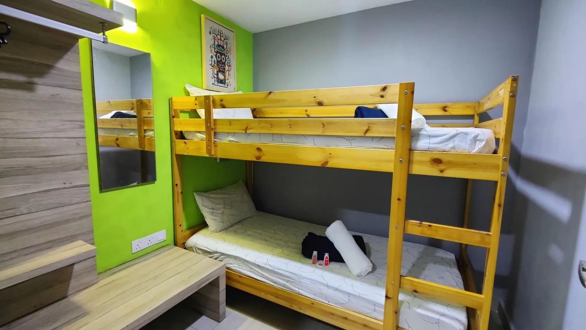 Oyo 90848 Link Suite Johor Bahru Hotel