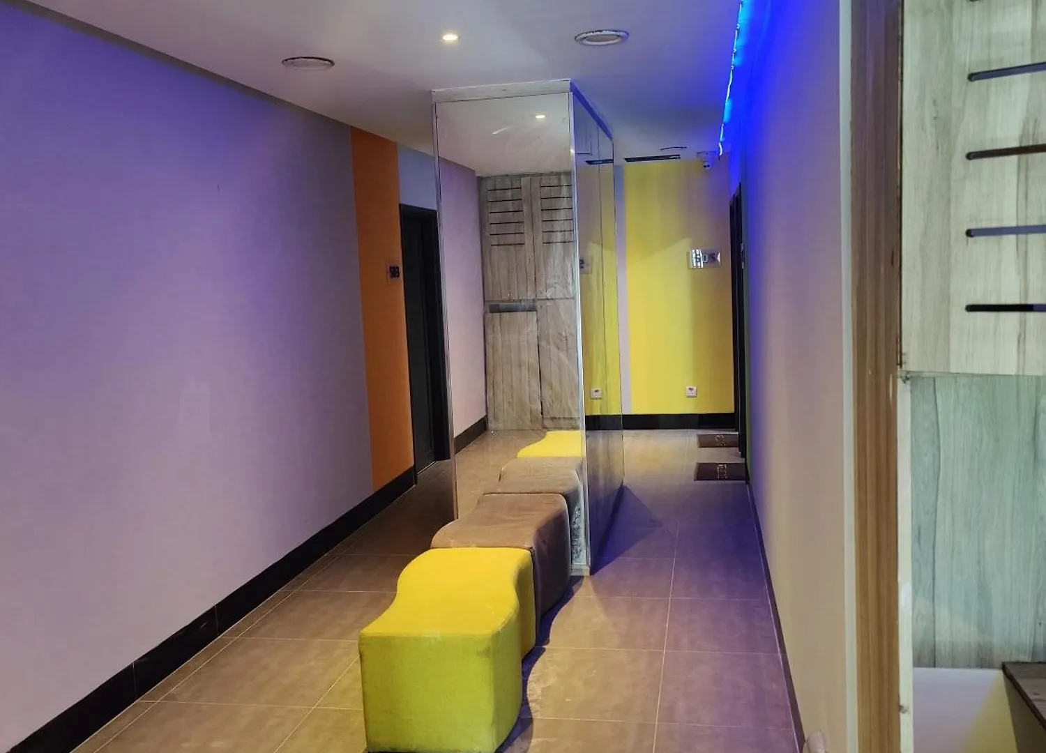 Oyo 90848 Link Suite Johor Bahru 2*,  Malásia