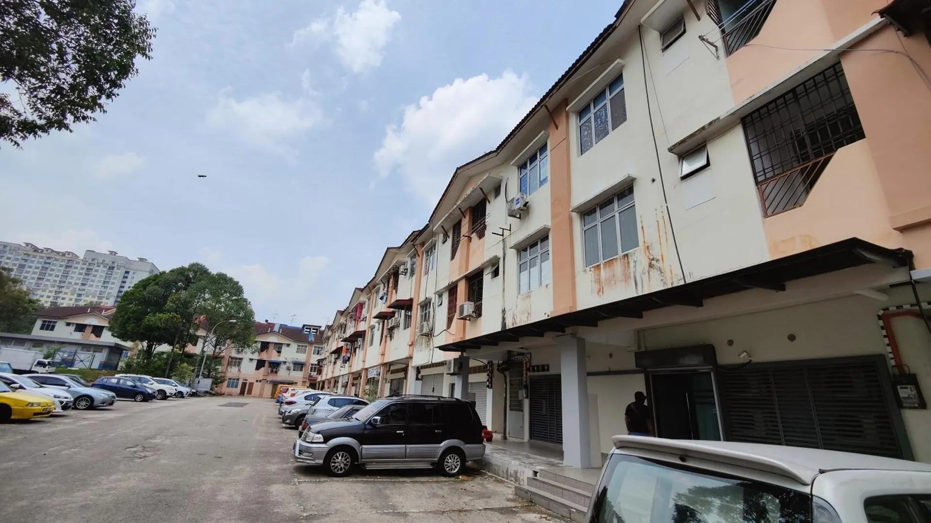 Oyo 90848 Link Suite Johor Bahru