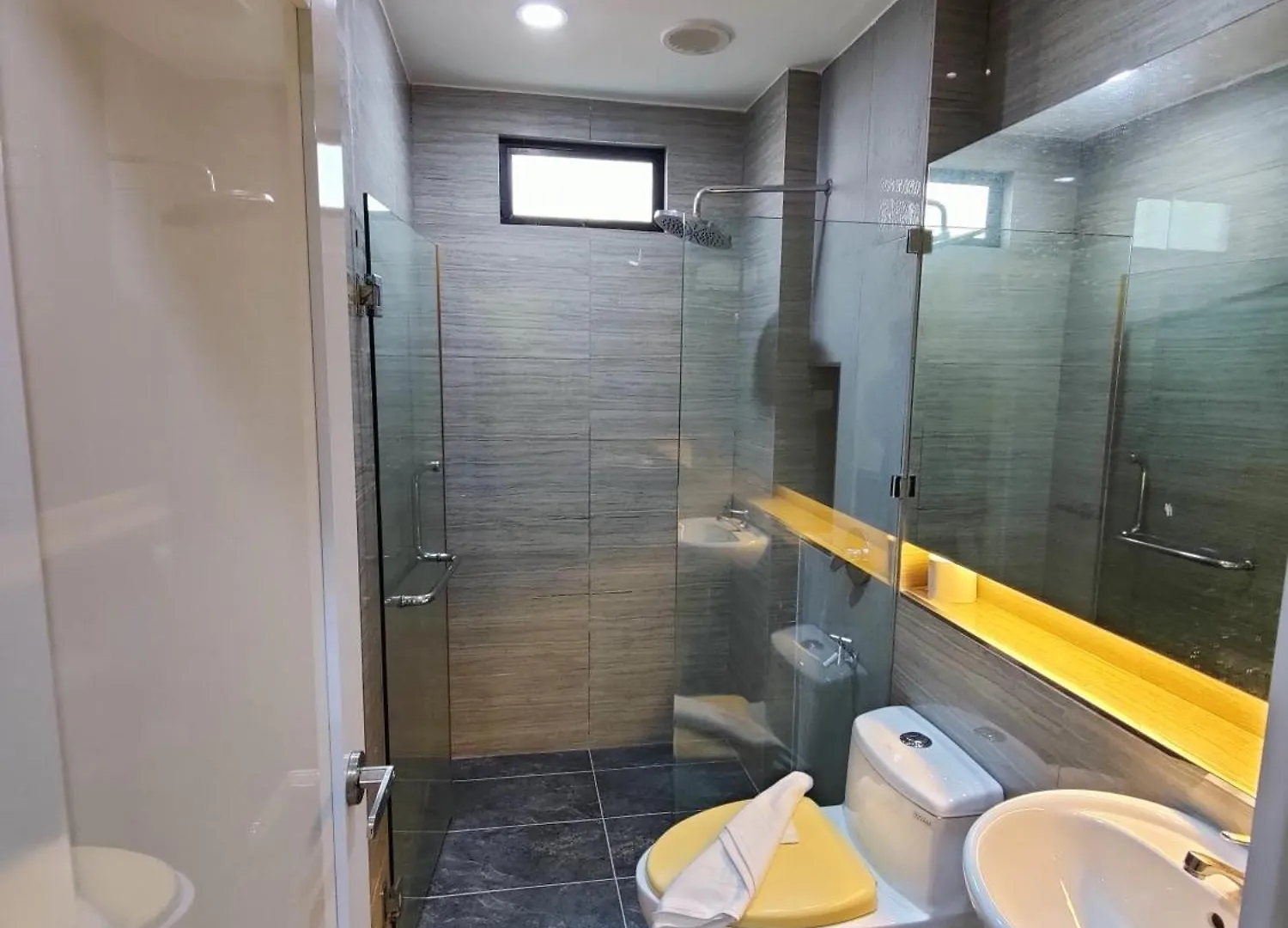 Hotel Oyo 90848 Link Suite Johor Bahru