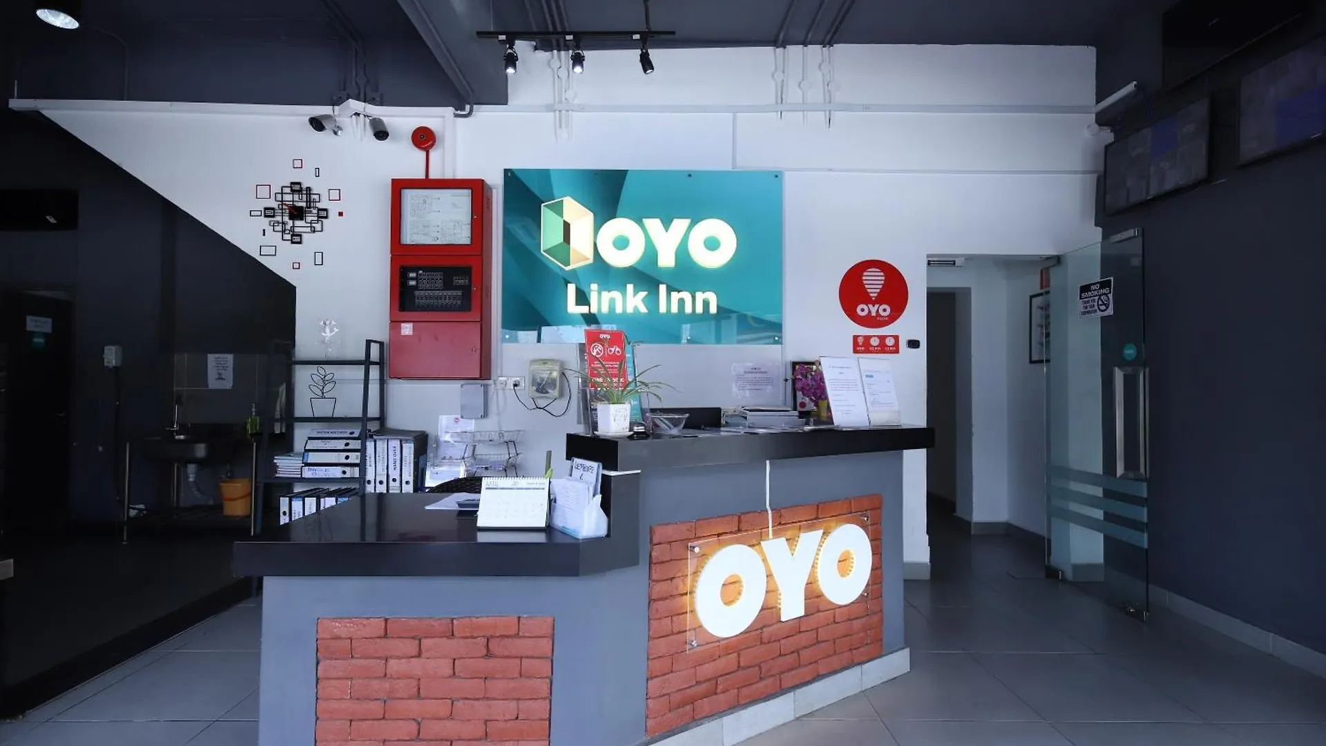 Oyo 90848 Link Suite location
